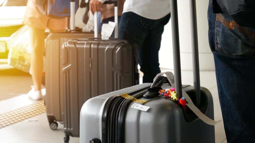 Abren expediente sancionador a varias aerolíneas 'low cost' por el cobro de equipajes de mano