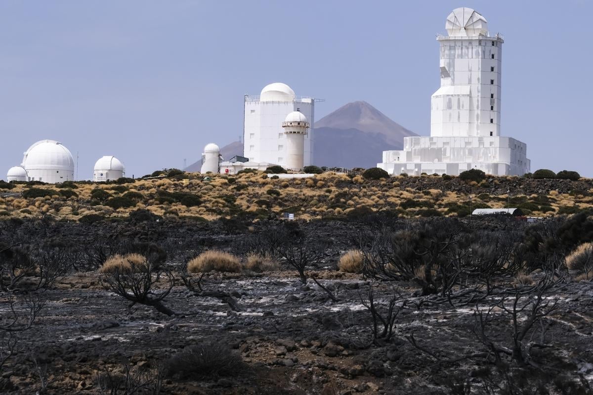 Consolidado el perímetro del incendio con 'puntos calientes' en el Norte