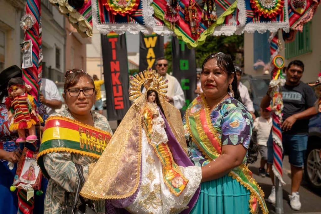 El barrio de Salamanca se convierte en Bolivia por unas horas