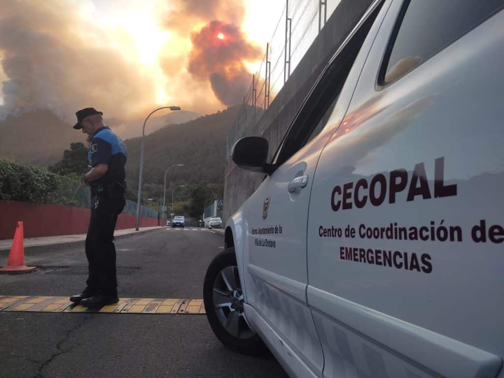 7.600 personas evacuadas y confinadas por el incendio en Tenerife