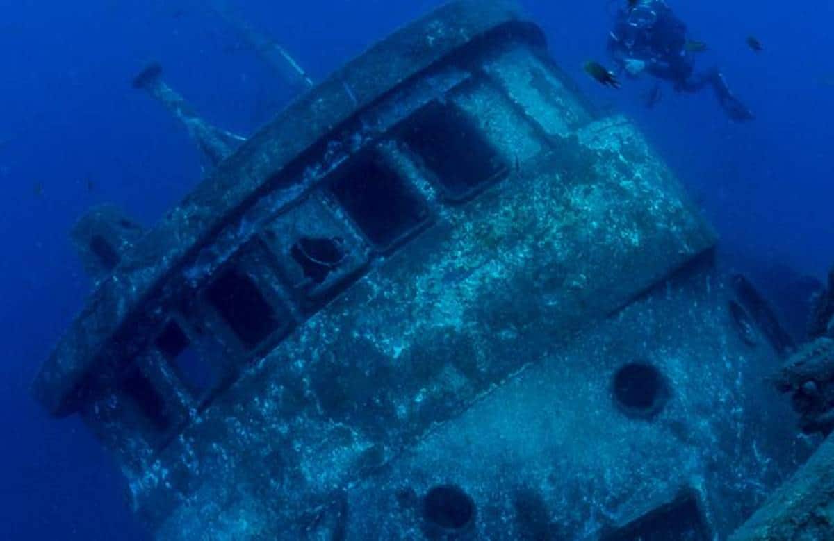 El curioso barco hundido en la costa de Tenerife a 30 metros de profundidad