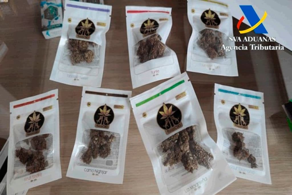 Intervienen 8 kilos de cogollos de marihuana y resina de hachís en una tienda CBD en Canarias