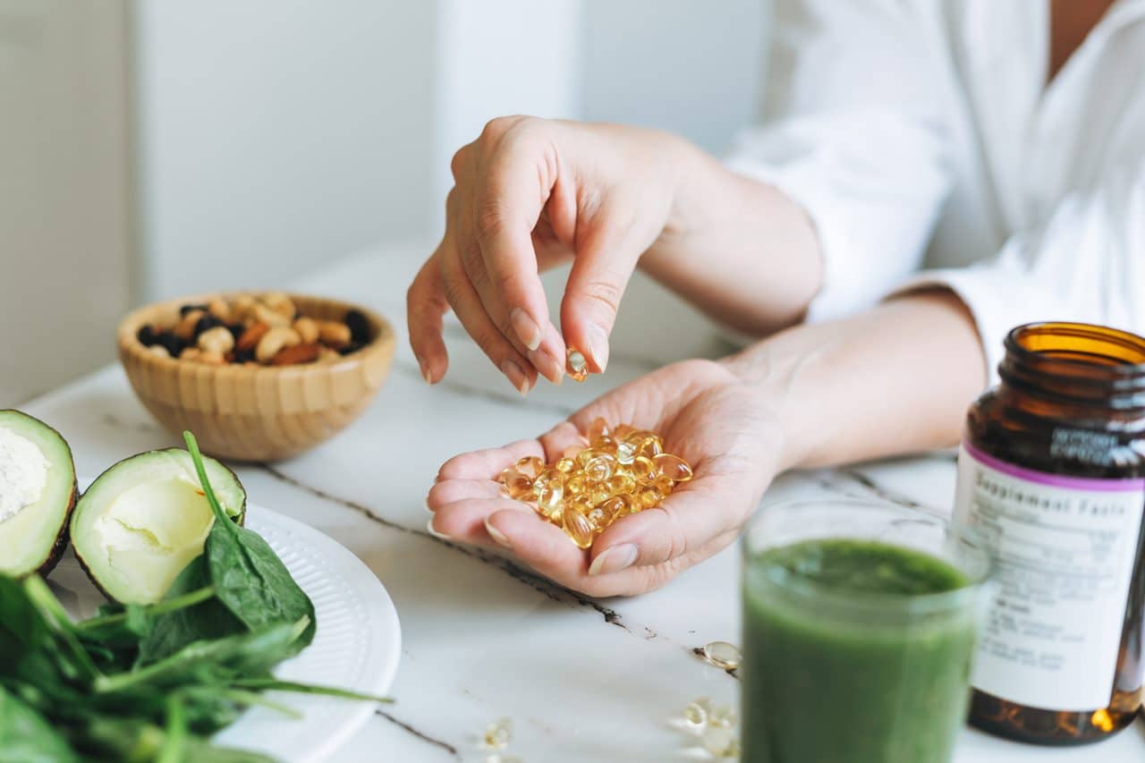La vitamina que consumimos poco en España y que previene el melanoma