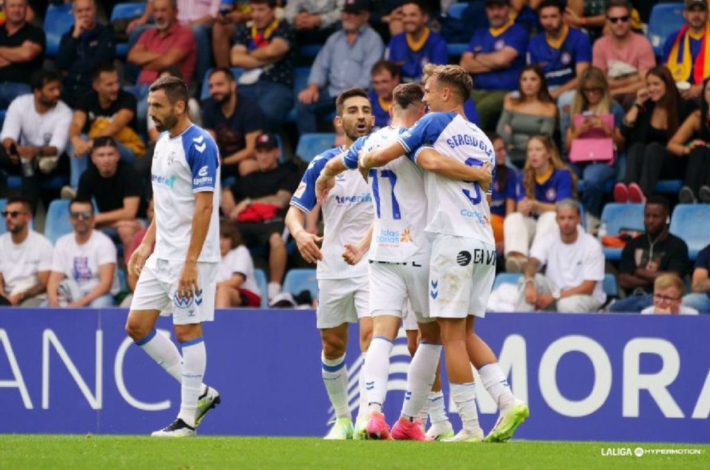 Un Tenerife ilusionante logra un meritorio triunfo en Andorra (0-1)