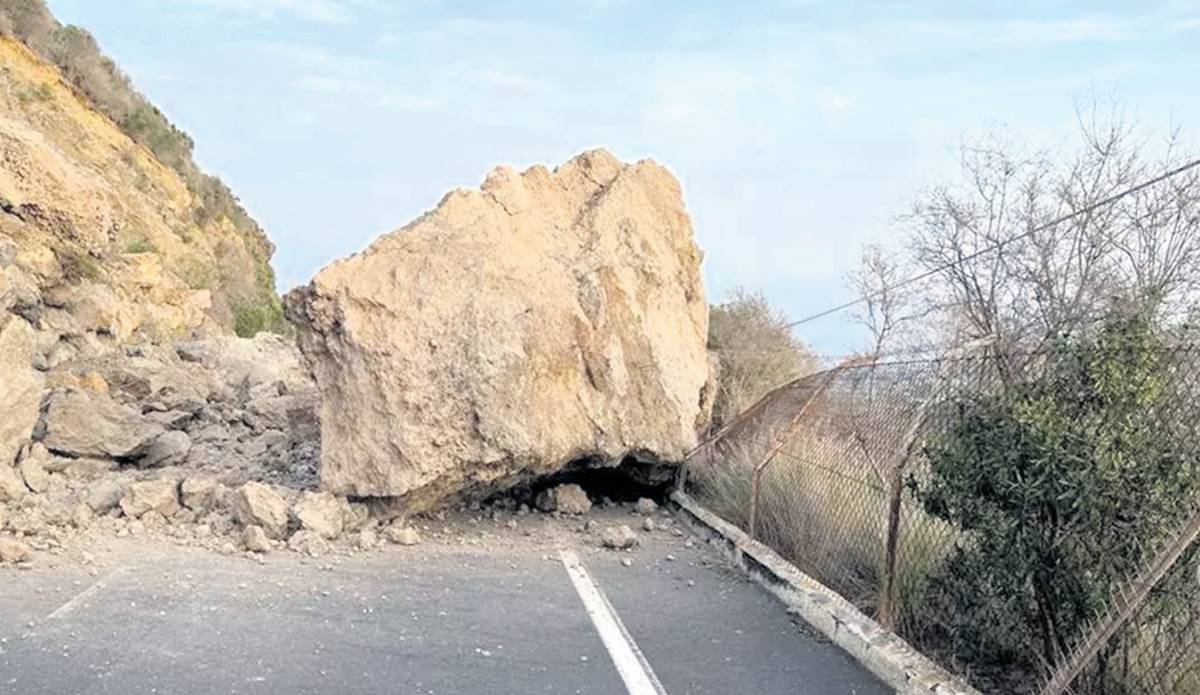 La carretera El Roque, un año cerrada ‘por culpa’ de la burocracia