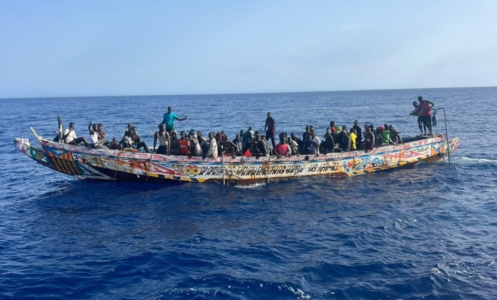Trece embarcaciones, con al menos 1.100 inmigrantes, llegaron ayer al Archipiélago