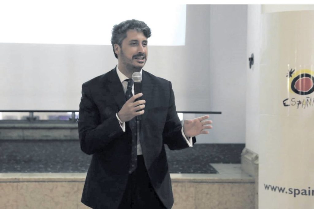 Luis Yeray Gutiérrez presenta en Milán la oferta de las Ciudades Patrimonio