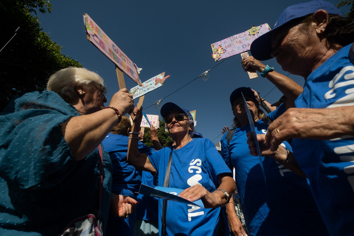 Homenaje a los mayores de Santa Cruz con un ‘flashmob’ el Día Internacional de las Personas de Edad