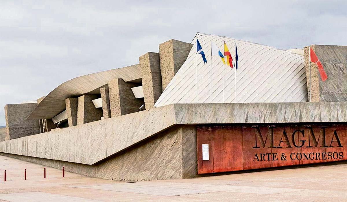 El Magma Arte & Congresos de Adeje depende de Canarias Congress Bureau Tenerife, organismo del Gobierno regional que adjudicó su concesión a la empresa Blue Marketing Events. DA