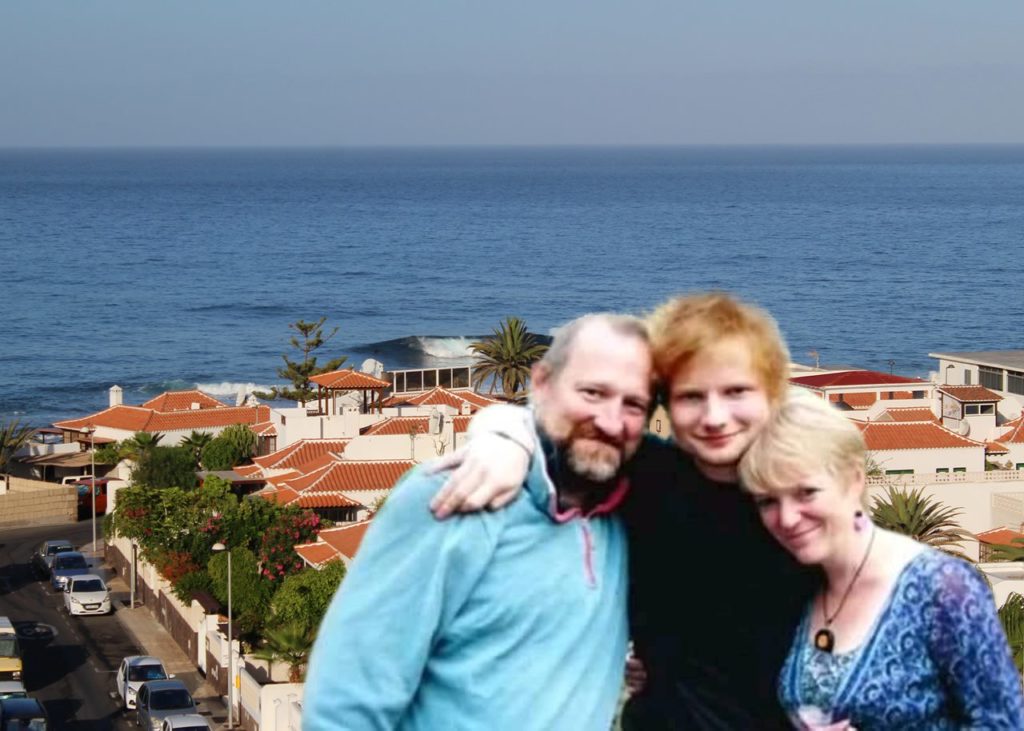 Fotomontaje de Ed Sheeran y sus padres en Adeje, Tenerife. DA