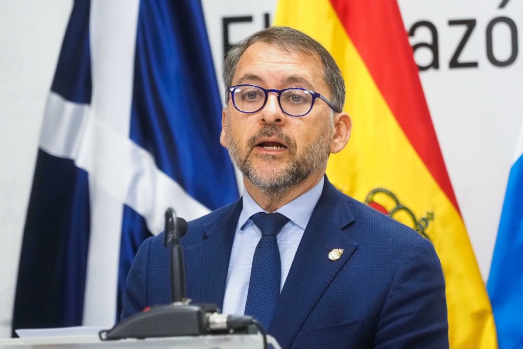 El alcalde de Santa Cruz de Tenerife anuncia medidas contra la ley de amnistía