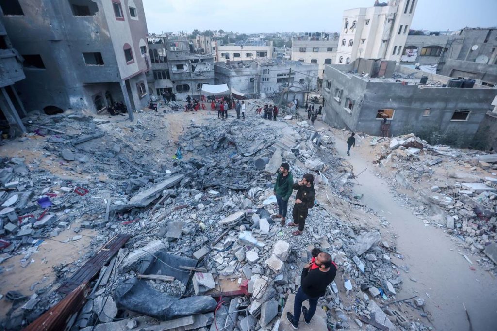 200 muertos en un bombardeo israelí sobre una escuela de la ONU en el norte de Gaza