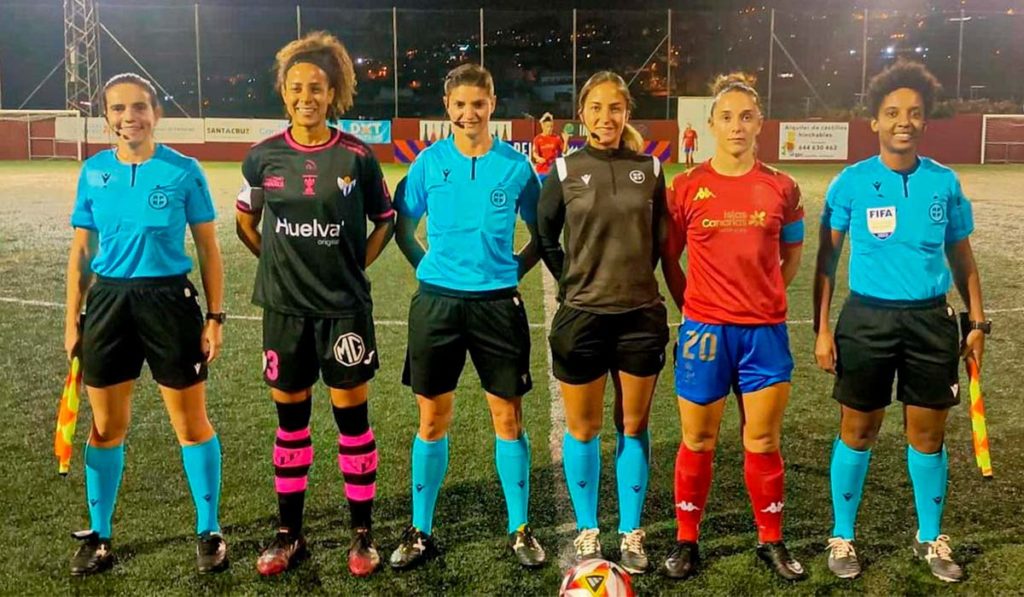Los insultos racistas empañan un partido de fútbol femenino en Tenerife: se tuvo que detener el juego
