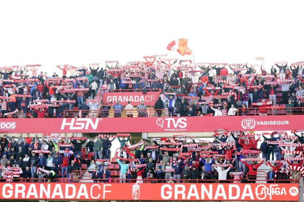 El Granada-Athletic, suspendido por el paro cardíaco de un aficionado
