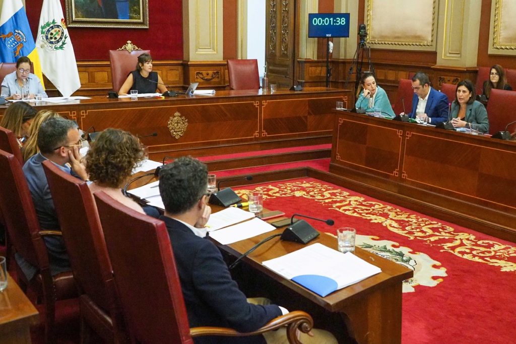 La sede de la Policía Local en Santa Cruz de Tenerife deriva en una polémica política y sindical