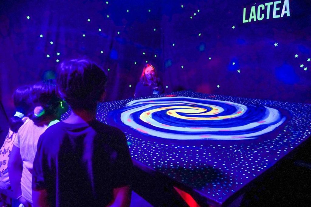 ‘La magia de la ciencia’ acerca el Universo a niños y jóvenes de Tenerife