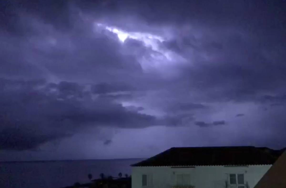 Una tormenta eléctrica sorprende a los canarios en plena madrugada
