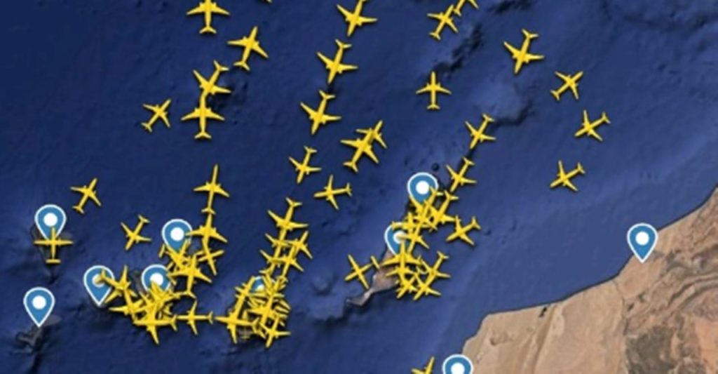 La espectacular imagen del tráfico aéreo en Canarias
