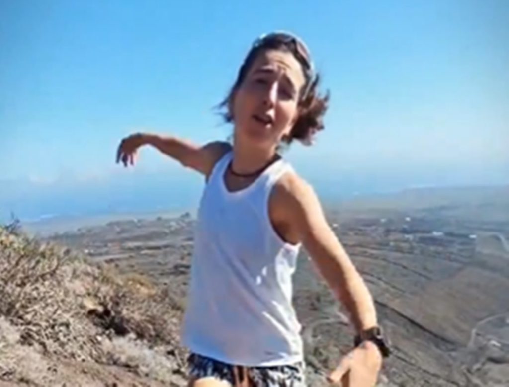 La deportista Leire Fernández desata la polémica tras correr en un espacio natural protegido de Canarias