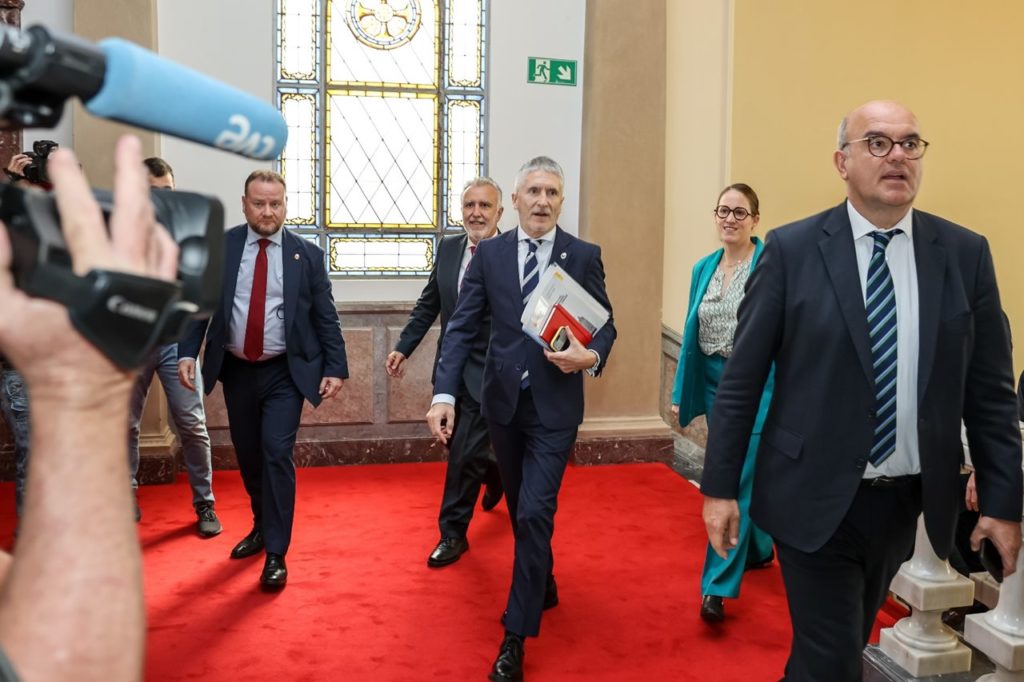 Marlaska recuerda que no hay “soluciones mágicas” y apuesta por cooperar con países de origen