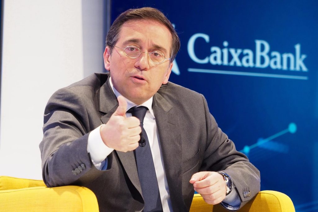Albares informa a Canarias en la víspera de su visita oficial a Marruecos