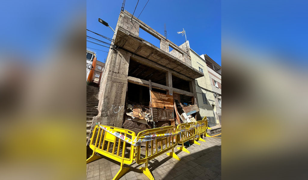 Santa Cruz limpiará y cerrará uno de los edificios que más tiempo lleva abandonado en la ciudad