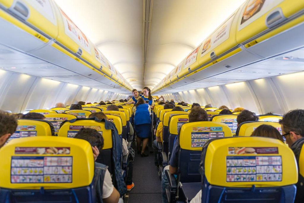 Desvían un vuelo a Canarias por una trifulca en la que participan siete pasajeros