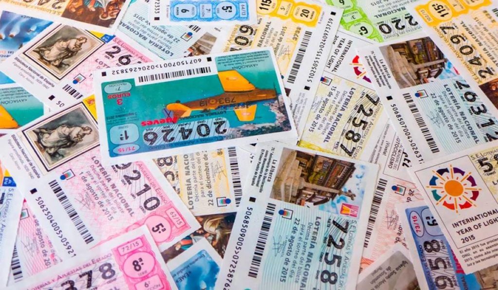 La Lotería Nacional cae repartida en Canarias