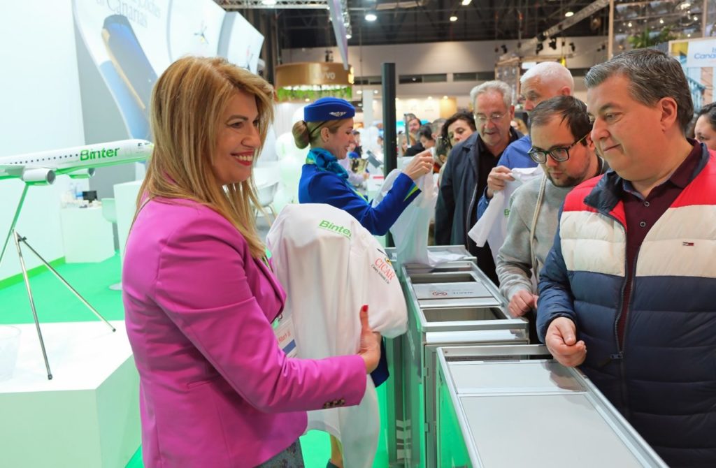 Uno de los expositores de Binter en Fitur.