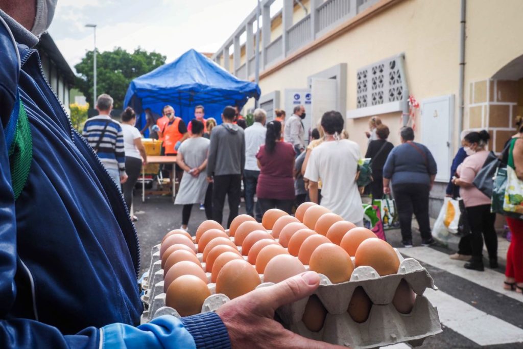 Las entidades de reparto de alimentos, preocupadas por el cambio de gestión