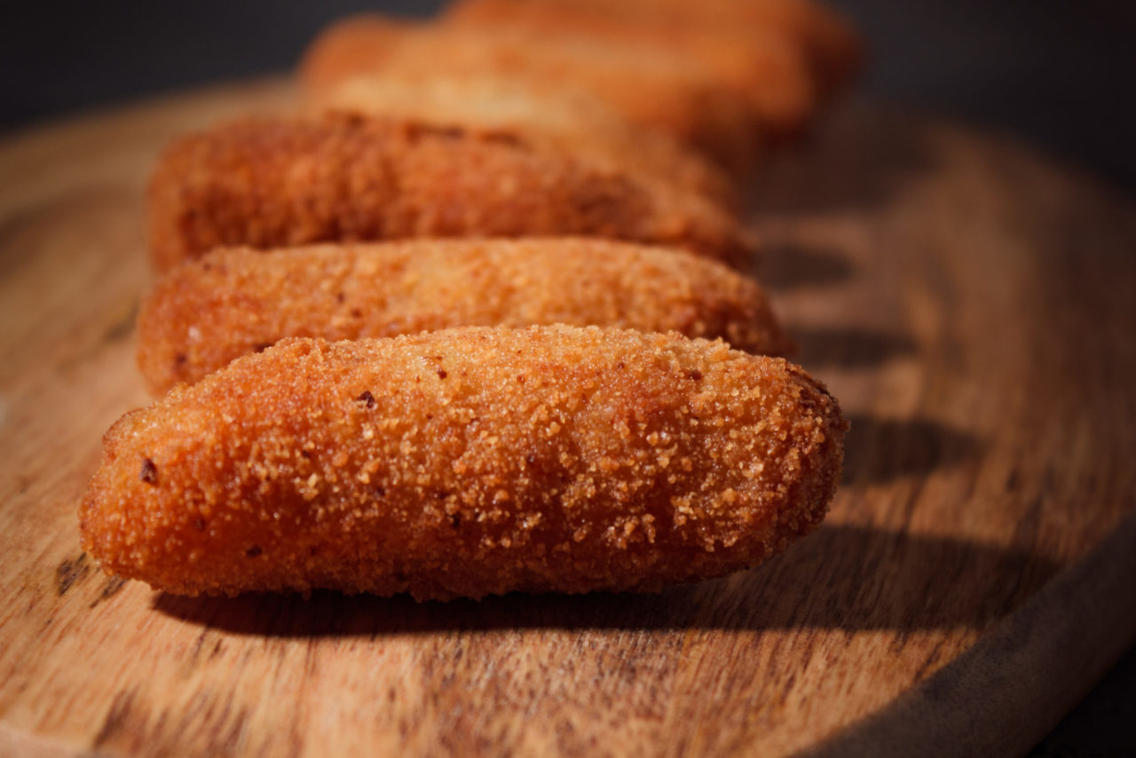 Plato de croquetas. Shutterstock