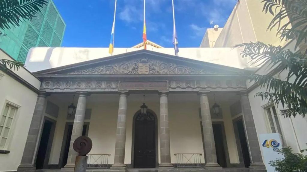 El Gobierno de Canarias declara tres días de luto oficial por el fallecimiento de Lorenzo Olarte