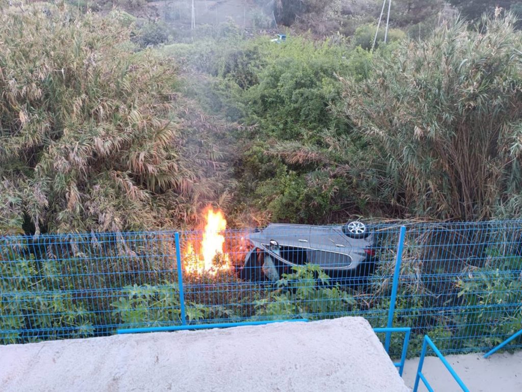 El coche que cayó por un terraplén en Tenerife huía de la policía