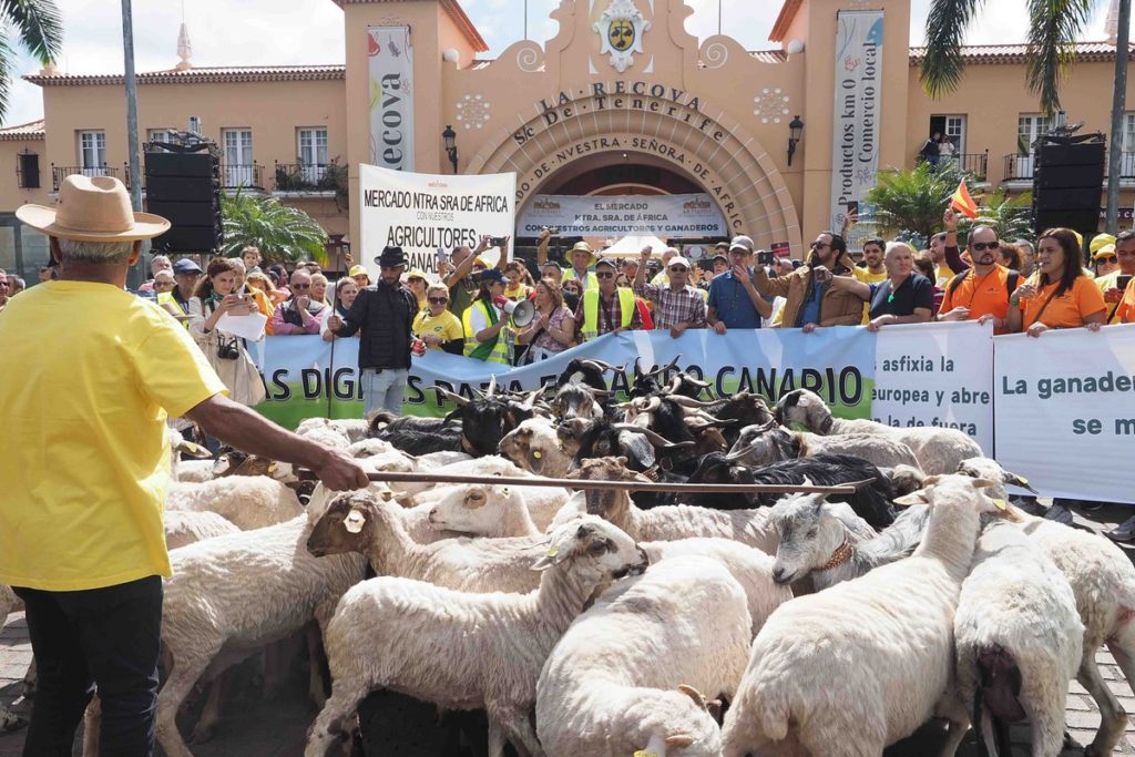 La tractorada toma Santa Cruz en protesta por la situación del campo