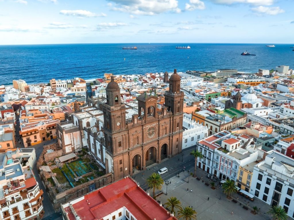 Rica en patrimonio, paisajes impresionantes y grande playas: esta es la mejor ciudad de Canarias para jubilarse