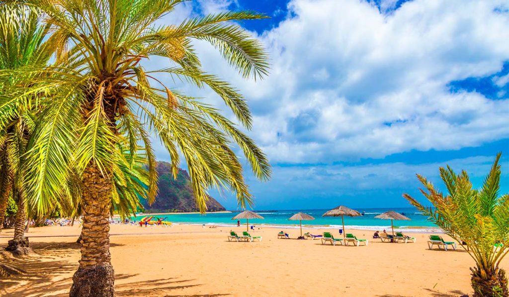 La Aemet avisa de un golpe de calor que adelanta el verano en Canarias