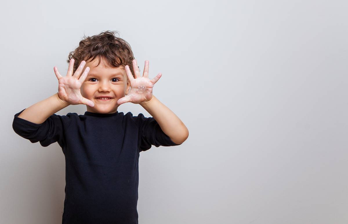 La palabra canaria que solo se usa en una isla para referirse a los niños: te encantará