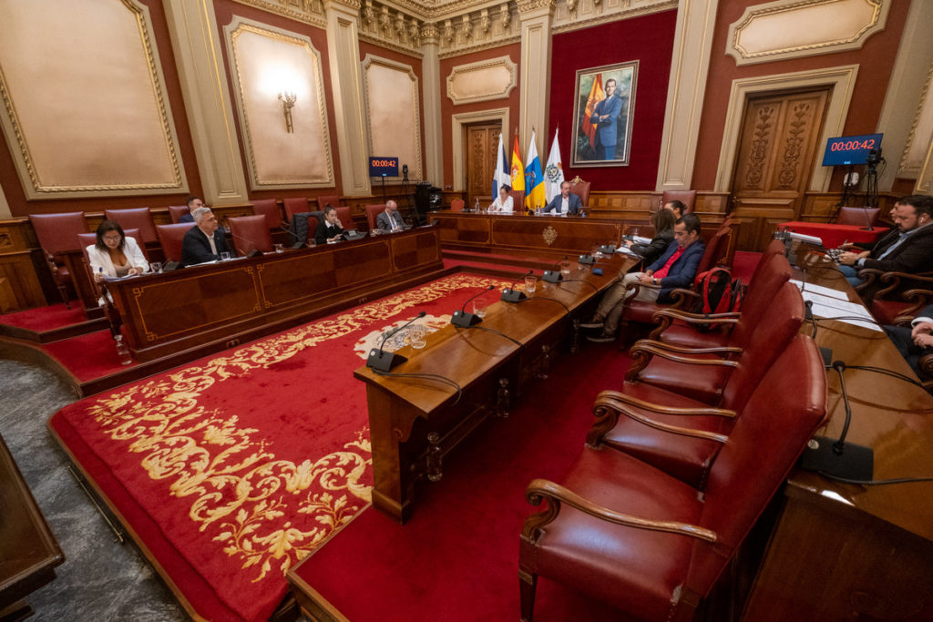 La comisión de control, celebrada ayer en el Ayuntamiento de Santa Cruz de Tenerife.