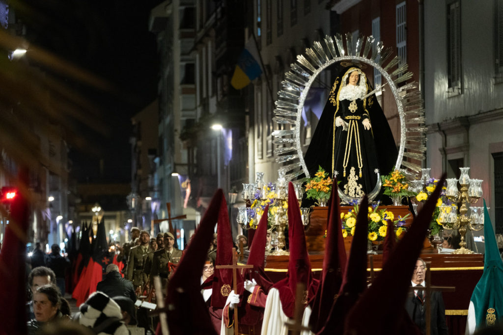 Fe y tradición en el Jueves Santo con las procesiones y visitas a los monumentos