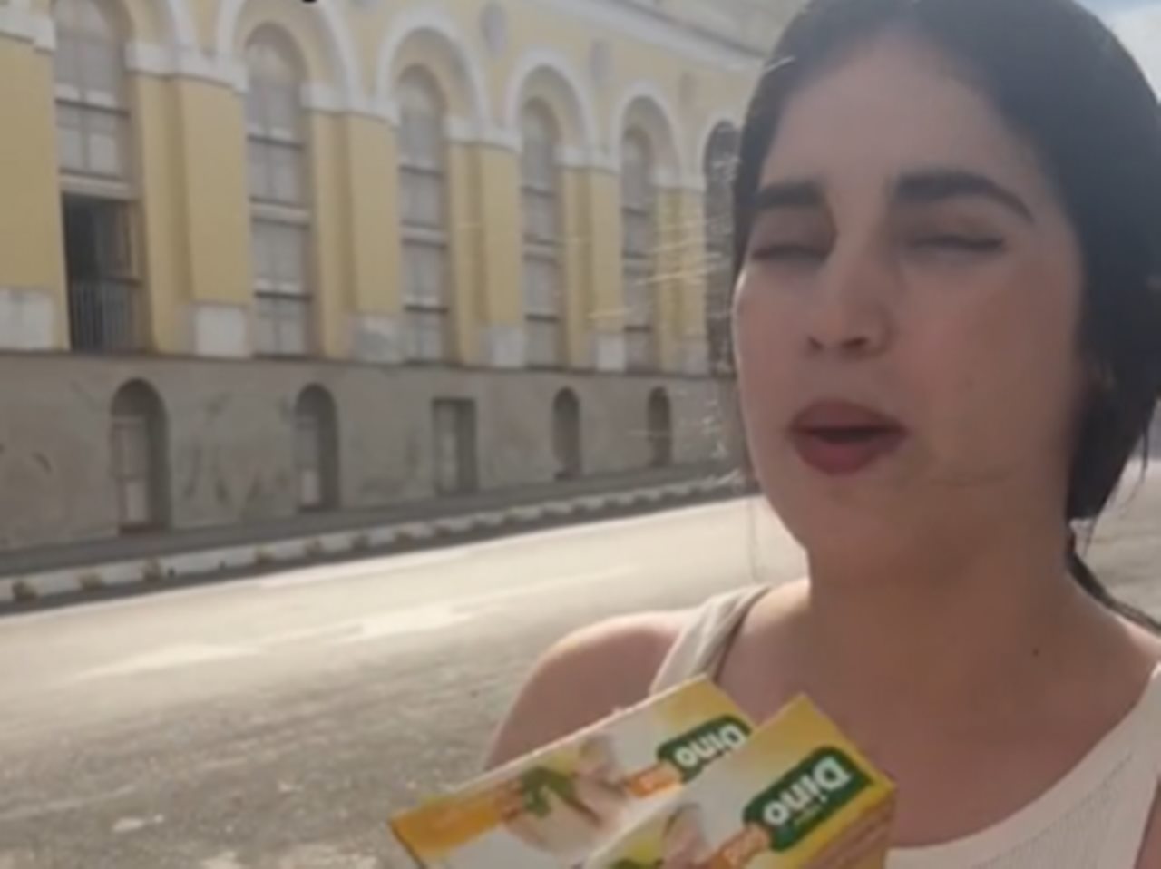 Una cubana flipa con la cantidad de productos canarios que hay en los supermercados de su país