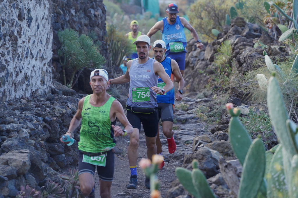 Germán González y Guada Arnedo ganan un Trail Almendros y Volcanes de récord