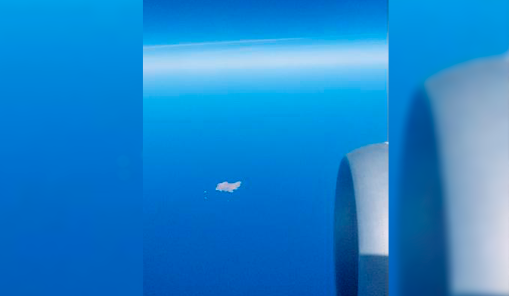 Avistan una extraña forma desde el aire en un vuelo que sale de Tenerife