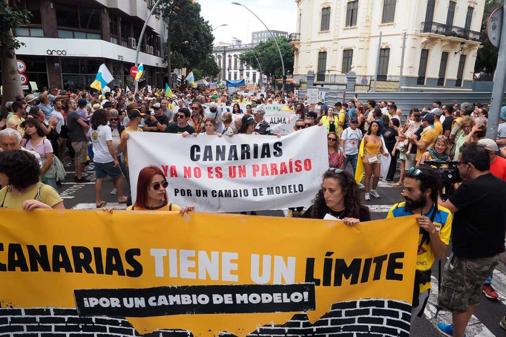 EN VIVO | ‘Canarias tiene un límite’: masiva asistencia a la manifestación histórica del 20A