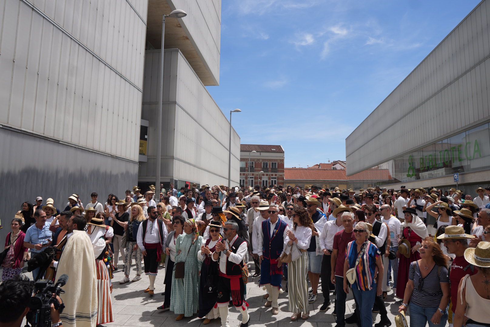 Madrid se viste de mago para celebrar la Romería Canaria