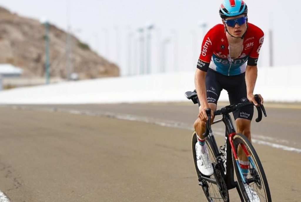 El ciclista Van Eetvelt, atropellado en Tenerife