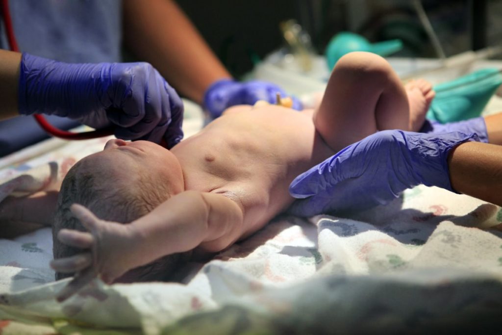 El HUC lidera un ensayo pionero para mejorar el peso y tamaño de los fetos