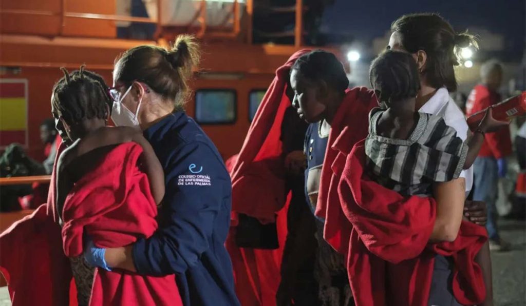 Una bebé rescatada en aguas cercanas a Gran Canaria perdió a su madre durante la travesía