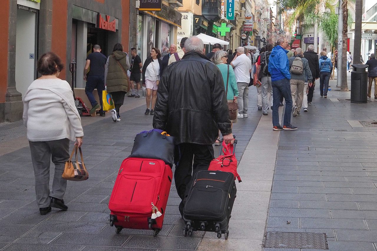 Turistas en la santacrucera calle del Castillo. Sergio Méndez