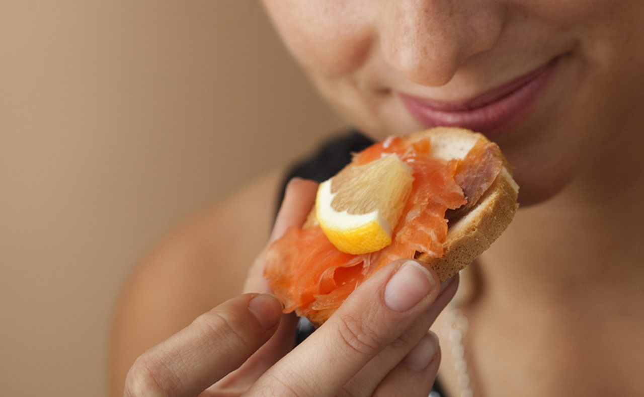 Alerta por presencia de listeria en salmón ahumado procedente de España