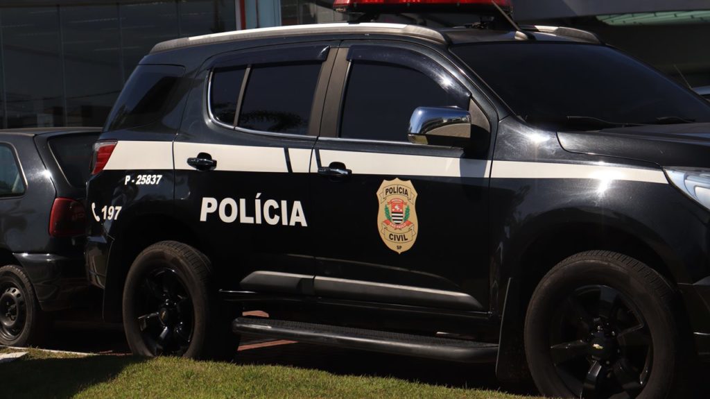 Un menor asesina a su familia por quitarle el móvil